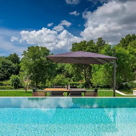 בית נופש Cascada Ližnjan