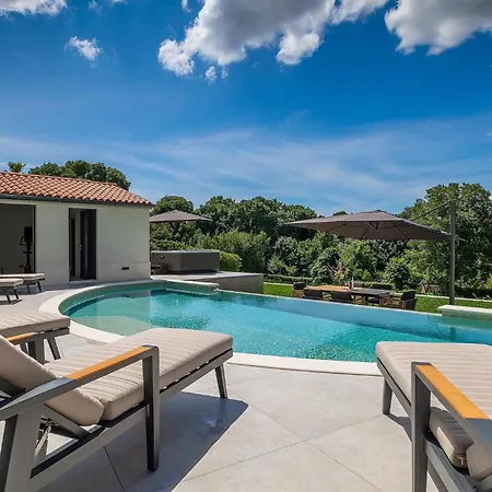 Cascada בית נופש Ližnjan